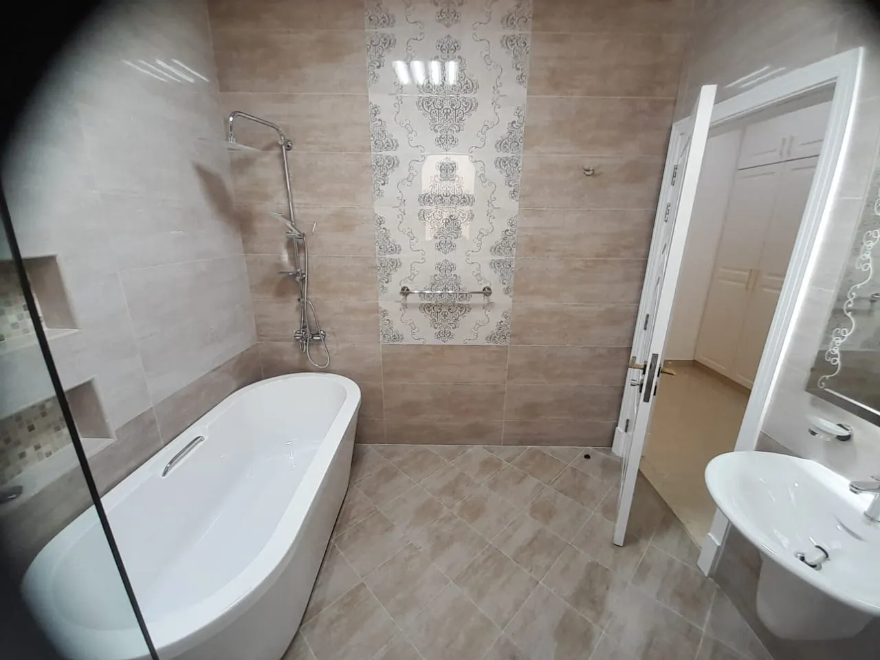 Interior Image 10
