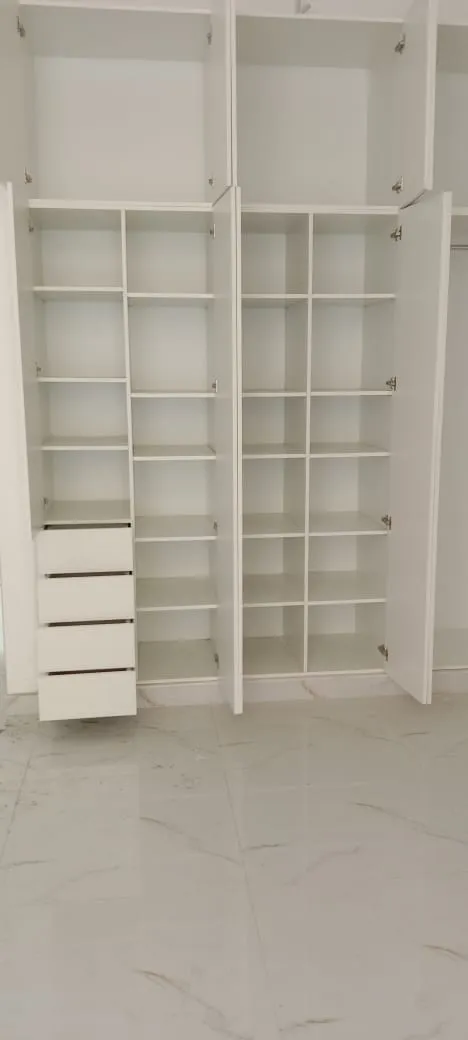Interior Image 12